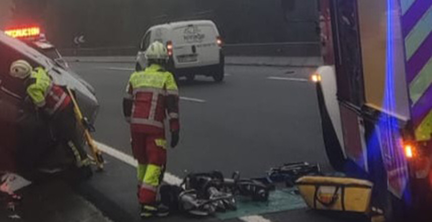 Un varn resulta herido grave tras sufrir un accidente en la A-8 a su paso por Liendo