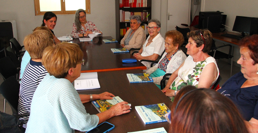 Las vecinas de Santiurde de Reinosa reviven el trabajo de las lavanderas