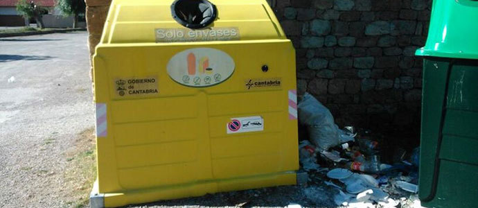 Los vecinos de Argeso solicitan un contenedor de basuras