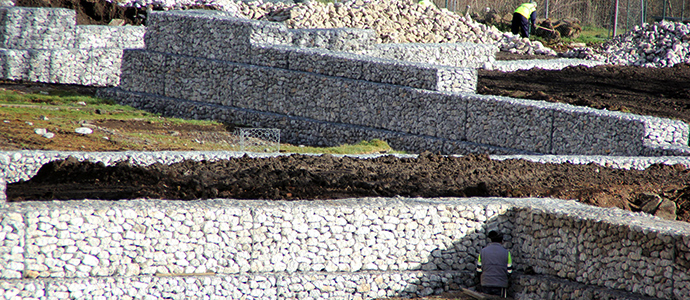 Los vecinos de la Avenida de la Naval recogen firmas en contra de las obras del Parque Fluvial Hjar-Ebro
