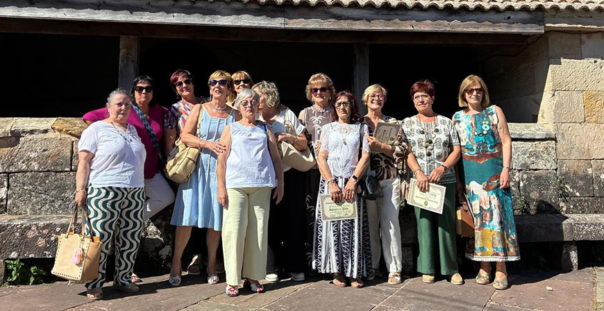 Los vecinos de Campoo de Yuso nacidos en 1955, 1956 y 1957 celebraron un encuentro de hermandad