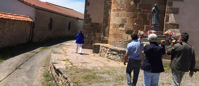 Los vecinos de San Martn de Hoyos festejan a San Antonio