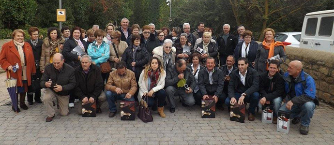 Los vecinos de Santiurde de Reinosa visitaron Elciego, Laguardia y Haro