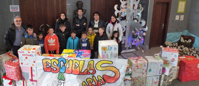 Veinticinco cajas solidarias para distribuir entre las familias necesitadas