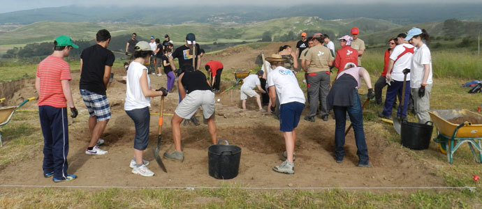 Veintids jvenes participan en el Campo Internacional de Trabajo Camesa 2013