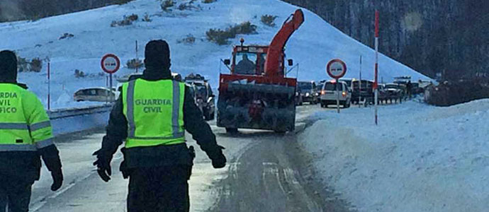 Una ventisca cierra durante cerca de dos horas los accesos a Alto Campoo