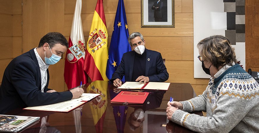 Vicepresidencia y Valdeolea firman un protocolo para dinamizarn Camesa-Rebolledo e 