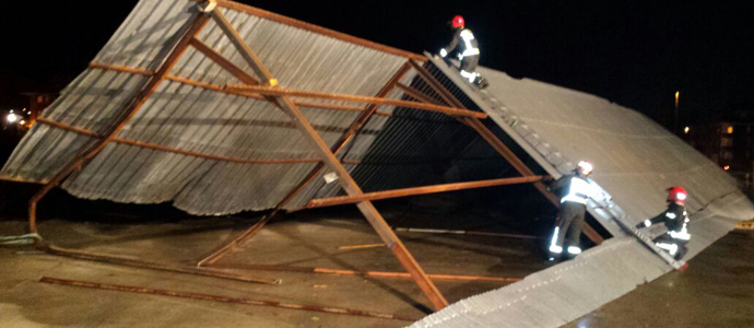 El viento causa numerosas incidencias en Cantabria