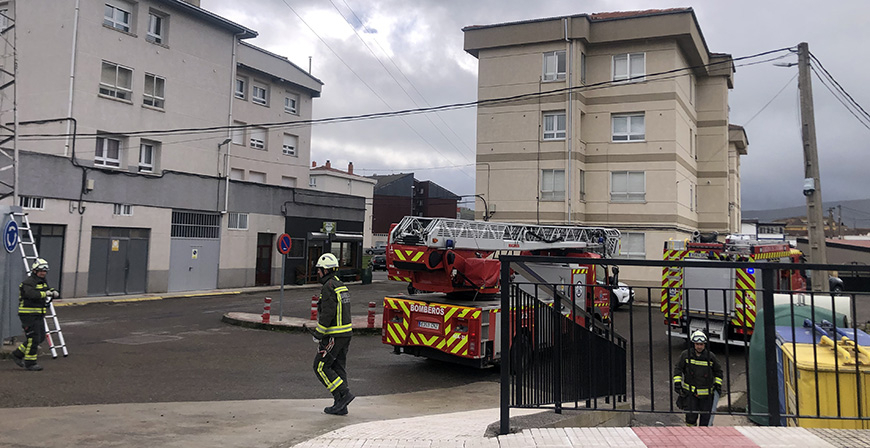 El viento no da tregua a los bomberos en Campoo