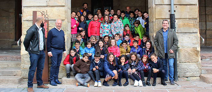 Visita del Colegio Antares al Ayuntamiento de Reinosa