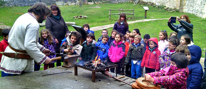 Visitas medievales en el Castillo de Argeso