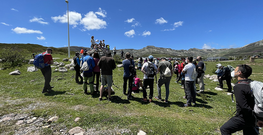 Voluntarios de Gamesa Electric limpian el entorno de Alto Campoo