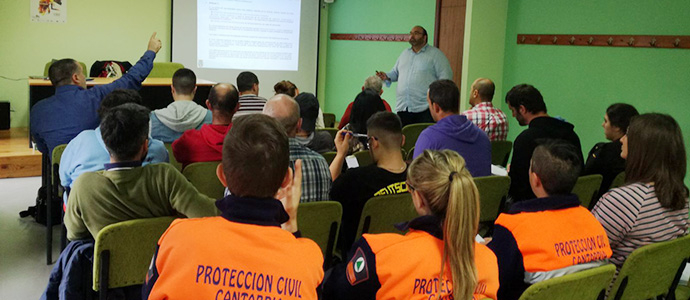 Voluntarios de Proteccin Civil mejoran su preparacin ante emergencias por inundaciones