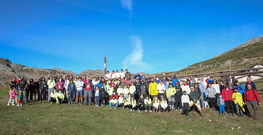 Los voluntarios recogieron este domingo 500 kilos de residuos en el entorno de Alto Campoo 