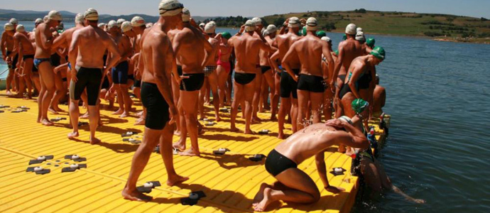 La 'XIII Travesa a Nado del Pantano del Ebro', este jueves, en La Poblacin
