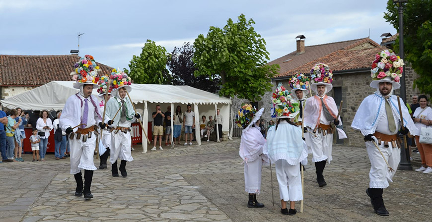 Los Zamarrones danzaron en Los Carabeos