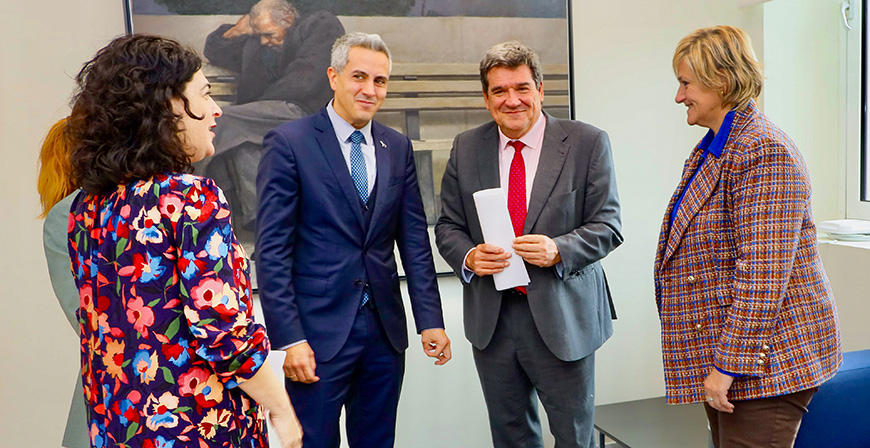 Zuloaga anuncia el inters del Gobierno de Espaa en convertir el psiquitrico de Parayas en un centro de acogida internacional