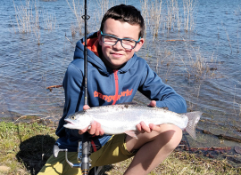 Adri�n Rojo Pe�a estrena la temporada de pesca con buena punter�a