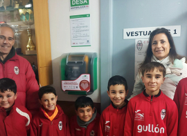 Aguilar de Campoo refuerza la cardioprotecci�n municipal con un nuevo desfibrilador en sus instalaciones deportivas