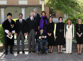 lvaro Pombo recibe el Premio Cervantes