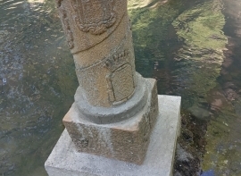 El Ayuntamiento de Campoo de Suso refuerza el monolito de Fontibre dedicado a la Virgen del Pilar
