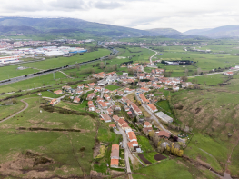 Campoo de Enmedio reparte su sexta revista municipal bajo el lema 