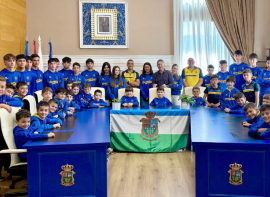 Campoo de Enmedio rinde homenaje a los campeones de sus Escuelas Municipales