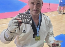 El campurriano Marino Rold�n, del Mundial de Tokio al oro en Segovia junto a sus hijos 
