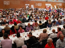 La comida popular y la actuacin de Hugo Salazar, platos fuertes del Da de Campoo de Enmedio