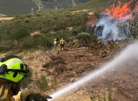 Desarrollo Rural apela a la responsabilidad de los sindicatos ante el trabajo del operativo de incendios y afirma que el desplegado en Len ha funcionado 