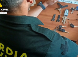 Detenidos dos j�venes, uno menor de edad, como presuntos presuntos autores del robo de un veh�culo en Colindres