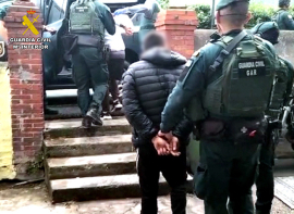 Cuatro detenidos por robar con violencia 30.000 euros y joyas a dos personas mayores de 80 aos en su vivienda