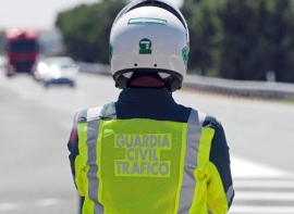 La DGT realiza esta semana una campa�a de control para evitar distracciones al volante
