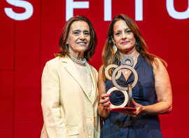 La directora general de Cantur recoge el Premio al Estand Sostenible concedido a Cantabria en Fitur 