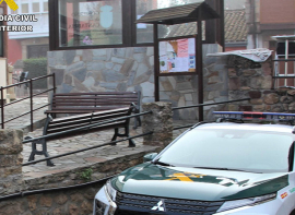 Dos detenidos como presuntos autores del robo de 5.000 euros de la caja fuerte de un establecimiento y receptaci�n