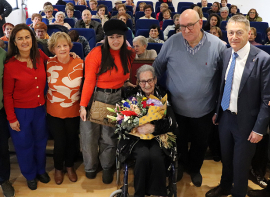 Emilia Amor Amor, recibe el reconocimiento Mujer del A�o de Campoo de Enmedio