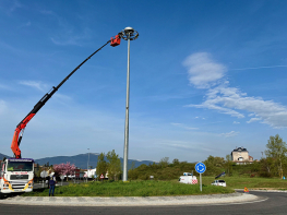 Enmedio renueva la iluminaci�n de la rotonda de la CA-183 junto a la circunvalaci�n 