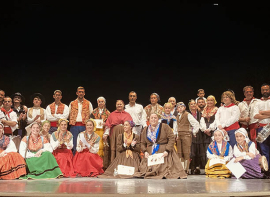 El folclore regional resonó en el Teatro Principal de Reinosa