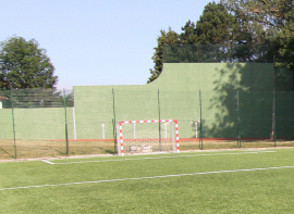 El frontn de Arroyo, construido por la Confederacin Hidrogrfica del Ebro, fue restaurado hace veinte aos