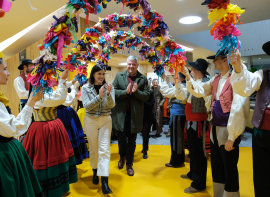 El Gobierno de Cantabria felicita a la Agrupaci�n Folcl�rica Coros y Danzas de Santander por su 75 aniversario