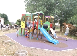 El Gobierno de Cantabria financia con 40.000 euros la instalaci�n de un nuevo parque infantil en Suano