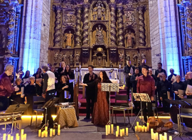 El grupo Hirundo Maris actu en la iglesia de San Vicente de la Barquera dentro del ciclo 'Caminos que nos unen'