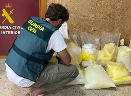 La Guardia Civil de Cantabria detiene a dos personas cuando transportaban 80 kg de 