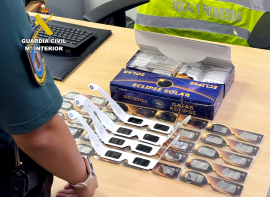 La Guardia Civil interviene en Cantabria cerca de 100 gafas no homologadas para ver el eclipse