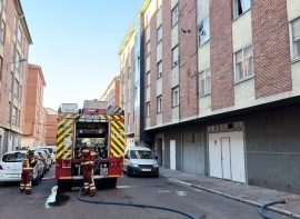 El incendio originado en la cocina de una vivienda de Vidrieras oblig� a desalojar todo el bloque