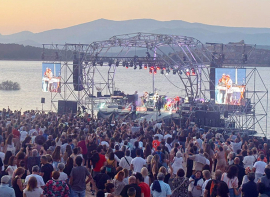 Iv�n Ferreiro y Sexy Zebras actuar�n el 8 de agosto en el escenario flotante de Aguilar de Campoo