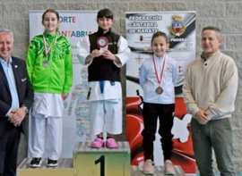 Maia S�nchez Calder�n se cuelga el oro en la modalidad Kumite de los Juegos Escolares de Cantabria