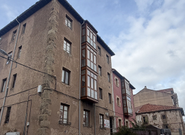 El Pleno de Reinosa aprueba ceder cinco viviendas de la Casa de los Maestros al Gobierno de Cantabria para ampliar el parque p�blico de alquiler