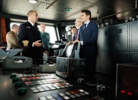 El portaaviones �Juan Carlos I' de la Armada permanecer� hoy y ma�ana en Santander