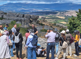 Profesores y estudiantes rabes visitan el Geoparque Las Loras para conocer el potencial del turismo ligado a los recursos hdricos